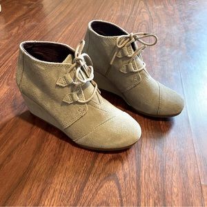 Never Worn Toms Taupe Wedges Size 6.5
